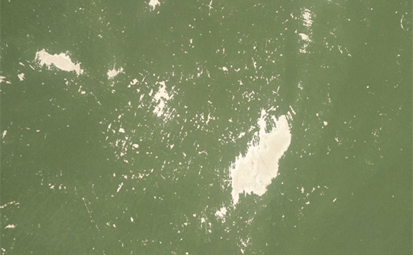 我對(duì)環(huán)氧地坪有話說(shuō)：再不保養(yǎng)，后來(lái)的你就是這樣