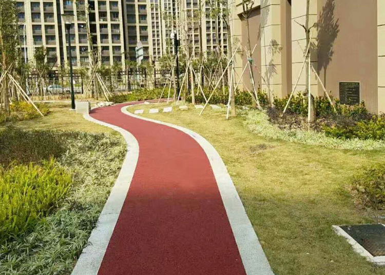 有了彩色透水地坪，暴雨排水將不是難題