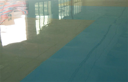 潮濕的環氧地坪如何處理？是否影響施工質量？