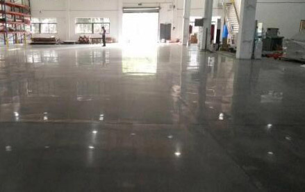 水泥地面固化拋光是什么？固化拋光有哪些好處？