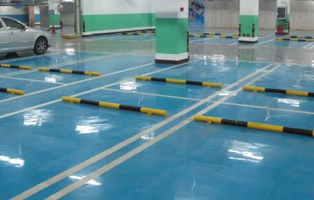 地下停車場(chǎng)地坪基面潮濕要怎樣處理？